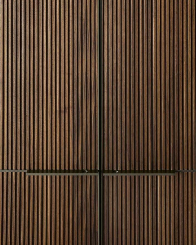 02_Behr_DressingBiblio