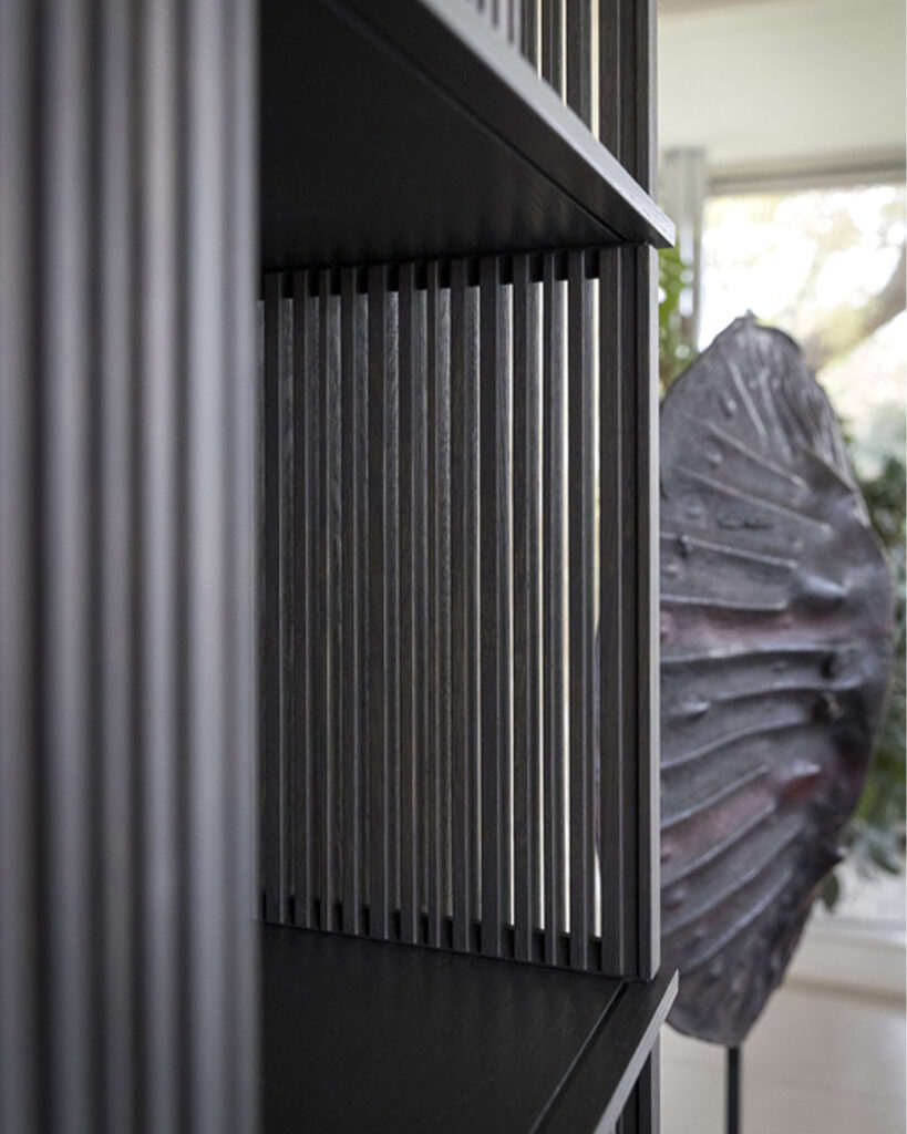 05_Behr_DressingBiblio