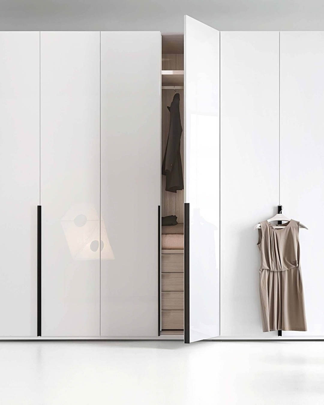 Behr_blog_lema_flago_orizzontale_x3-armadio-su-misura-ante-a-battente_1080x1350